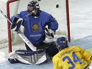 Швеция разгромила Казахстан в стартовом матче хоккейного турнира