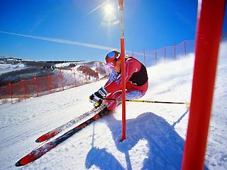 Снегопад не позволил горнолыжницам разыграть медали