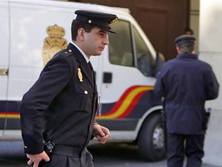 Во вторник Испанская полиция объявила о конфискации 2,5 тонн контрабандного кокаина, который был спрятан в рыболовецком судне, задержанном близ канарского острова Тенерифе