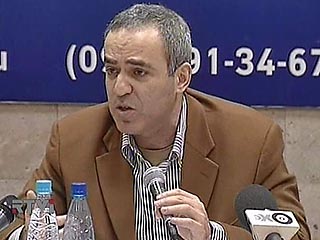 Каспаров предлагает выдвинуть единого кандидата от всей оппозиции на выборах президента