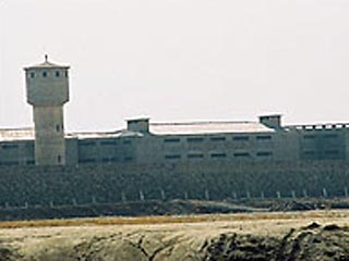 В Кабуле заключенные тюрьмы Пули-Чархи на востоке афганской столицы вступили в столкновение с охранниками пенитенциарного заведения и захватили один из тюремных блоков