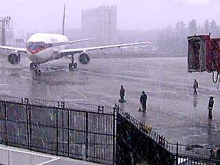 Столичные аэропорты из-за метели работают по фактической погоде