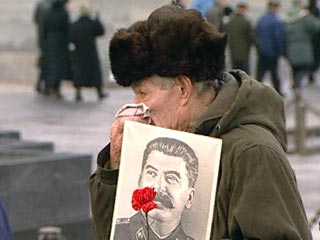 В годовщину смерти Сталина политики спорят о его перезахоронении