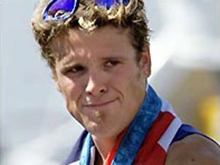 У британского гребца Джеймса Крэкнелла украли две золотые олимпийские медали, которые были вручены ему за победы в Сиднее в 2000 году и в Афинах в 2004
