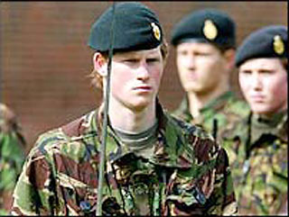 Принц Гарри, проходящий обучение в Сандхерсте (Военном училище сухопутных войск в Великобритании), выполнил свое самое опасное боевое задание &#8211; сходил в штыковую атаку