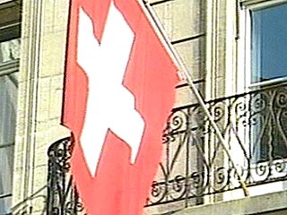 Сотрудник швейцарского посольства в Пакистане заставил двух женщин заниматься с ним сексом в обмен на визу