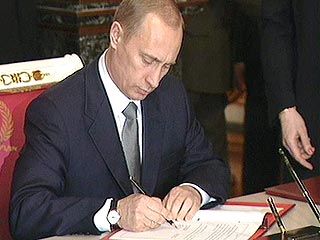 Путин подписал закон, разрешающий сбивать пассажирские самолеты, захваченные террористами