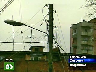 В Северной Осетии в круглосуточном режиме ликвидируют последствия 500 аварий, причиной которых стал ураган, обрушившийся на республику сутки назад