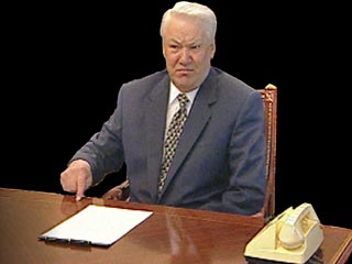 Борис Ельцин воспользовался этим правом лишь спустя год и выдвинул на пост председателя правительства Егора Гайдара. Парламент не принял эту кандидатуру, Гайдар остался первым вице-премьером. Функции главы кабинета президент Ельцин взял на себя