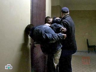 В Костромской области за проникновение в заброшенную ракетную шахту задержаны четверо мужчин. Охотники за цветными металлами обнаружили в ней огромное количество советских купюр