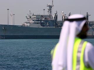 Принадлежащая властям Дубаи компания DP World, которая недавно приобрела контроль над несколькими американскими портами, отказалась от управления ими