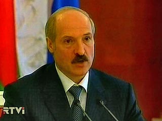 Белорусские власти тщательно охраняют лидеров оппозиции друг от друга, заявил президент Белоруссии Александр Лукашенко