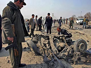 В Кабуле три человека погибли и еще четыре человека ранены в воскресенье в результате взрыва автомобиля террористами-смертниками