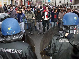 Общенациональная Генеральная ассамблея студентов Франции приняла решение провести 14 марта акции протеста против политики правительства Доминика де Вильпена в области занятости