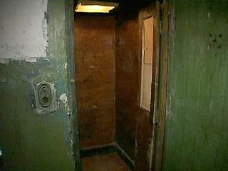 Московского школьника раздавило дверьми лифта