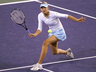 Мария Шарапова вышла в полуфинал представительного теннисного турнира WTA Pacific Life Open в американском Индиан-Уэллсе