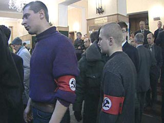 Активисты НБП захватили офис Сбербанка РФ в центре Москвы