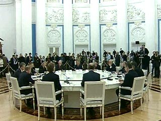 В Кремле в четверг прошла встреча президента РФ Владимира Путина с министрами энергетики стран "большой восьмерки"