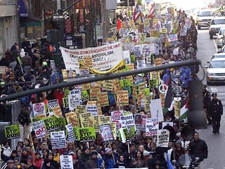 Антивоенная демонстрация в Нью-Йорке