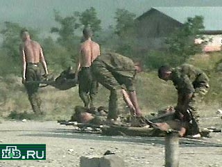 В Чечне за последние семь дней - с 18 по 24 августа - федеральные войска потеряли 17 военнослужащих погибшими, 52 человека получили ранения