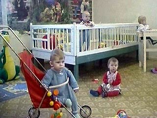 В течение 2005 года иностранные граждане усыновили 347 московских детей-сирот. Из них девять детей в возрасте до девяти месяцев, 237 детей - в возрасте от одного до трех лет, 84 ребенка - от трех до семи лет и 17 детей - старше семи лет