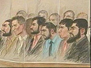 На проходящем в Лондоне судебном процессе над семью исламскими экстремистами, которые готовили теракты в Великобритании, выяснилось, что они вели переговоры о покупке атомной бомбы у русской мафии в Бельгии