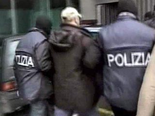 В итальянской области Калабрия карабинеры арестовали одного из боссов мафии - "ндрангеты". 39-летний Джузеппе д'Агостино скрывался от правосудия 10 лет