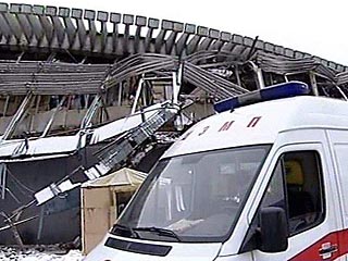 Причиной обрушения крыши Басманного рынка в Москве, по предварительным данным, могла стать коррозия несущего каната кровли из-за нарушения гидроизоляции
