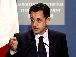 Франция находится на грани раскола, считает лидер правящей партии Союз за народное движение Николя Саркози, занимающий в правительстве второй по значению пост министра внутренних дел
