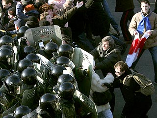 В Белоруссии лидеры оппозиции разошлись во взглядах на методы борьбы
