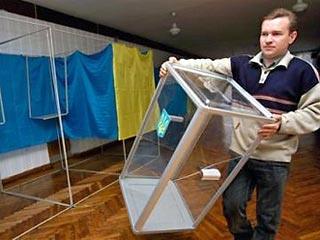 В воскресенье на Украине начались выборы депутатов Верховной Рады, парламента автономной республики Крым, местных советов, а также сельских, поселковых и городских руководителей