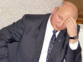 Белорусская социал-демократическая партия "Грамада" проводит сегодня экстренное заседание президиума. В повестке один вопрос - любыми путями узнать местонахождение своего лидера Александра Козулина
