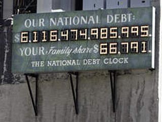 На нью-йоркских "часах", показывающих внешний долг США, скоро не хватит для этого разрядов