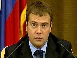 Банкам надо создать "рыночную мотивацию" для участия в нацпроектах, считает Медведев