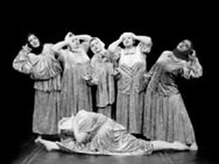 На сцене столичного Малого театра выступил пермский "Балет толстых"
