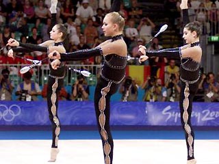 Российские гимнастки впервые за несколько лет проиграли групповое многоборье