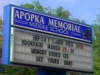В общеобразовательной школе города Апопка, Флорида, провели "игру в Холокост". По правилам игры, ученики 8-го класса были разделены на две группы