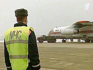 в соответствии с поручением правительства РФ, в Иран сегодня около 13:00 мск вылетит транспортный самолет МЧС Ил-76 с грузом гуманитарной помощи