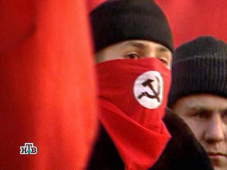 Активисты Национал-большевистской партии (НБП) проникли в четверг в офис компании "Транснефть" в городе Ангарске Иркутской области