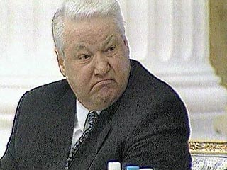 Почетные самарцы требуют лишить Бориса Ельцина права бесплатного проезда в автобусе