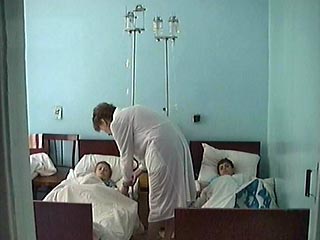 Во Владивостоке под наблюдением врачей на дневном стационаре остаются девять детей, которые были доставлены в больницу в субботу с признаками отравления