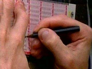 Австралийская бабушка, ошибившись при заполнении лотерейного билета, выиграла 2 млн долларов