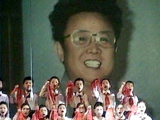 Ким Чен Ир намерен продолжить дело отца: он тоже передаст власть своему сыну