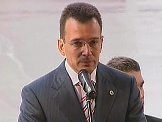 Лидер молодежного движения "Наши" Василий Якеменко в субботу переизбран на 2006 год федеральным комиссаром движения