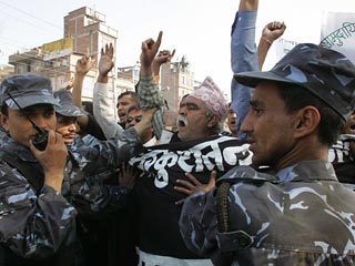 В Катманду полиция разогнала демонстрацию журналистов - 12 раненых, десятки арестованных