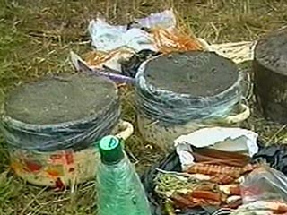 В Чечне обнаружен тайник с тремя ведрами взрывчатого вещества