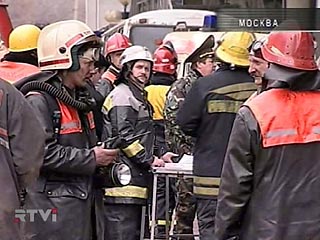 На Очаковском молочном заводе, расположенном на западе Москвы, во вторник днем возник сильный пожар. Из здания эвакуируются люди, пожару присвоен второй номер по пятибалльной шкале сложности. Сведений о пострадавших нет