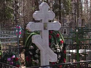 По словам представителя Церкви, обычай посещать кладбища на Пасху сформировался в советское время по вполне понятным причинам