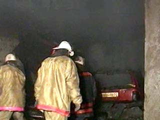 В Москве напавшие на автосалон налетчики сожгли четыре автомобиля