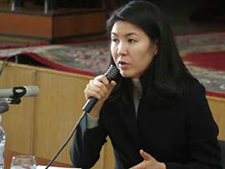 Дочь бывшего президента Киргизии Бермет Акаева задержана при въезде в страну